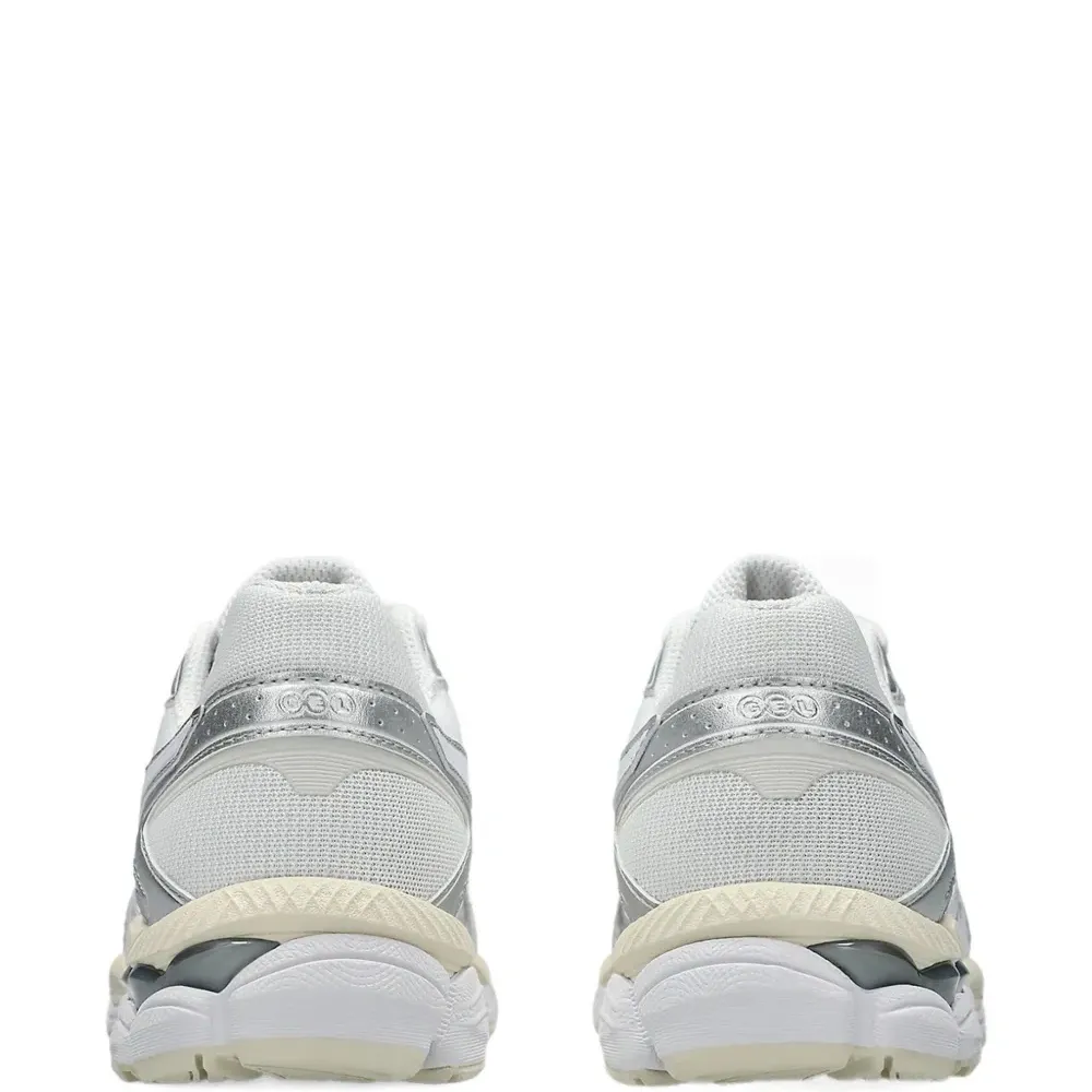 Кроссовки Gel Cumulus 16