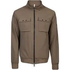 Куртка на молнии с клапанами на карманах