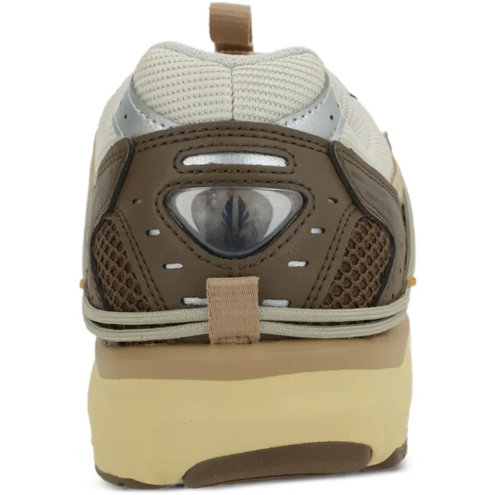 Кроссовки с логотипом