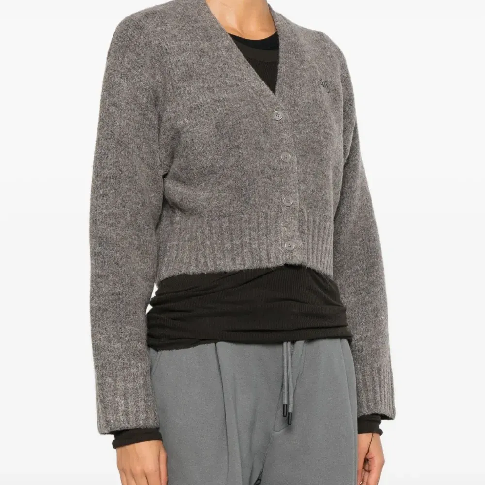 Кардиган Kamilla V2 с вышивкой Кардиган Kamilla V2 с вышивкой