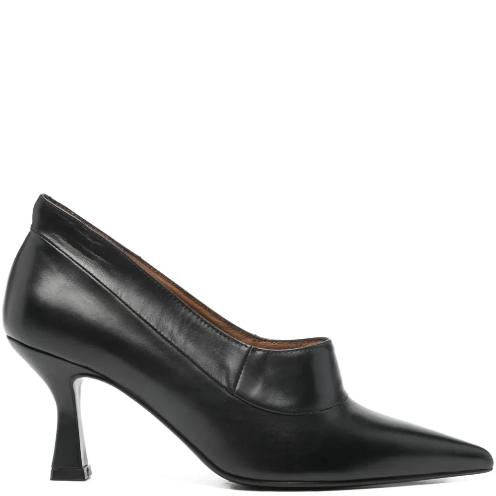 Туфли с заостренным носком