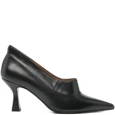 Туфли с заостренным носком Туфли с заостренным носком