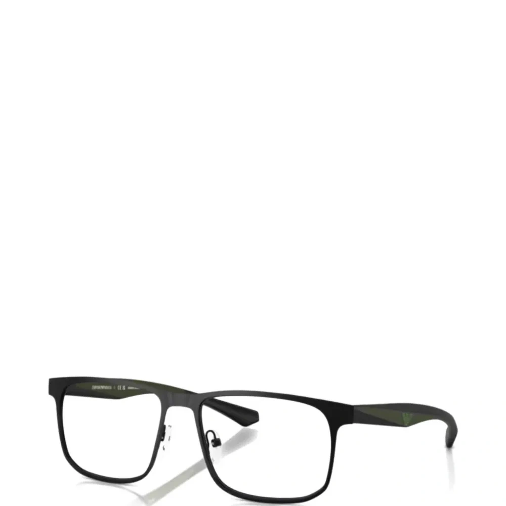 Очки в прямоугольной оправе