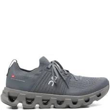 Кроссовки на шнуровке