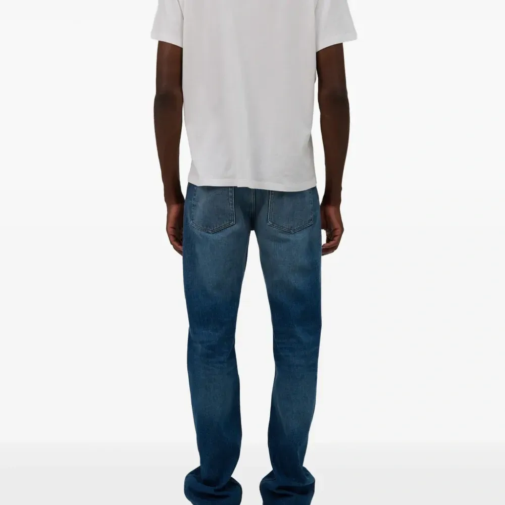 Футболка с графичным принтом