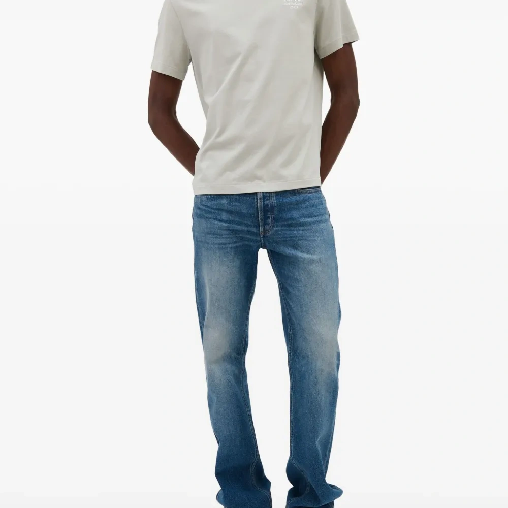 Футболка с логотипом