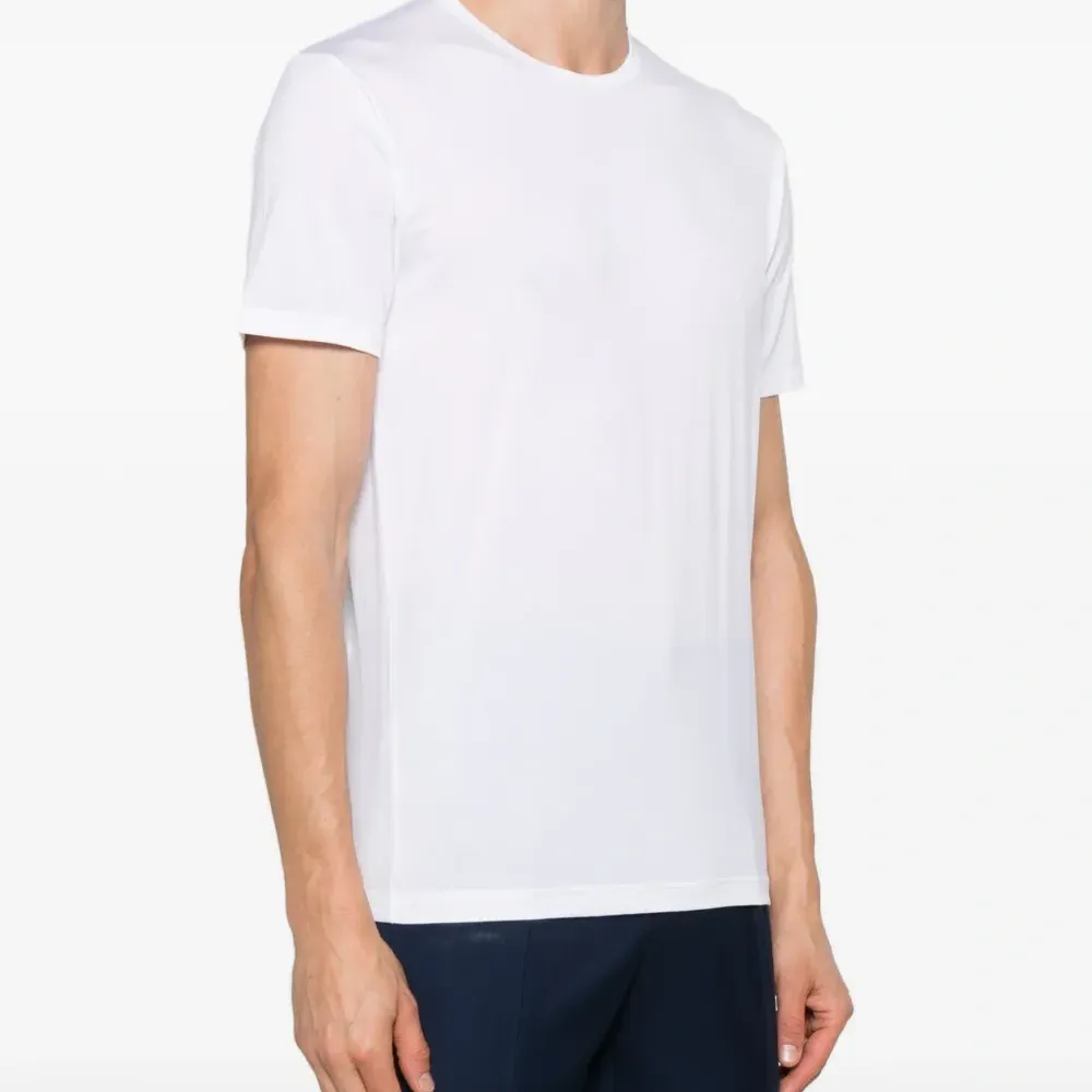 Футболка с круглым вырезом