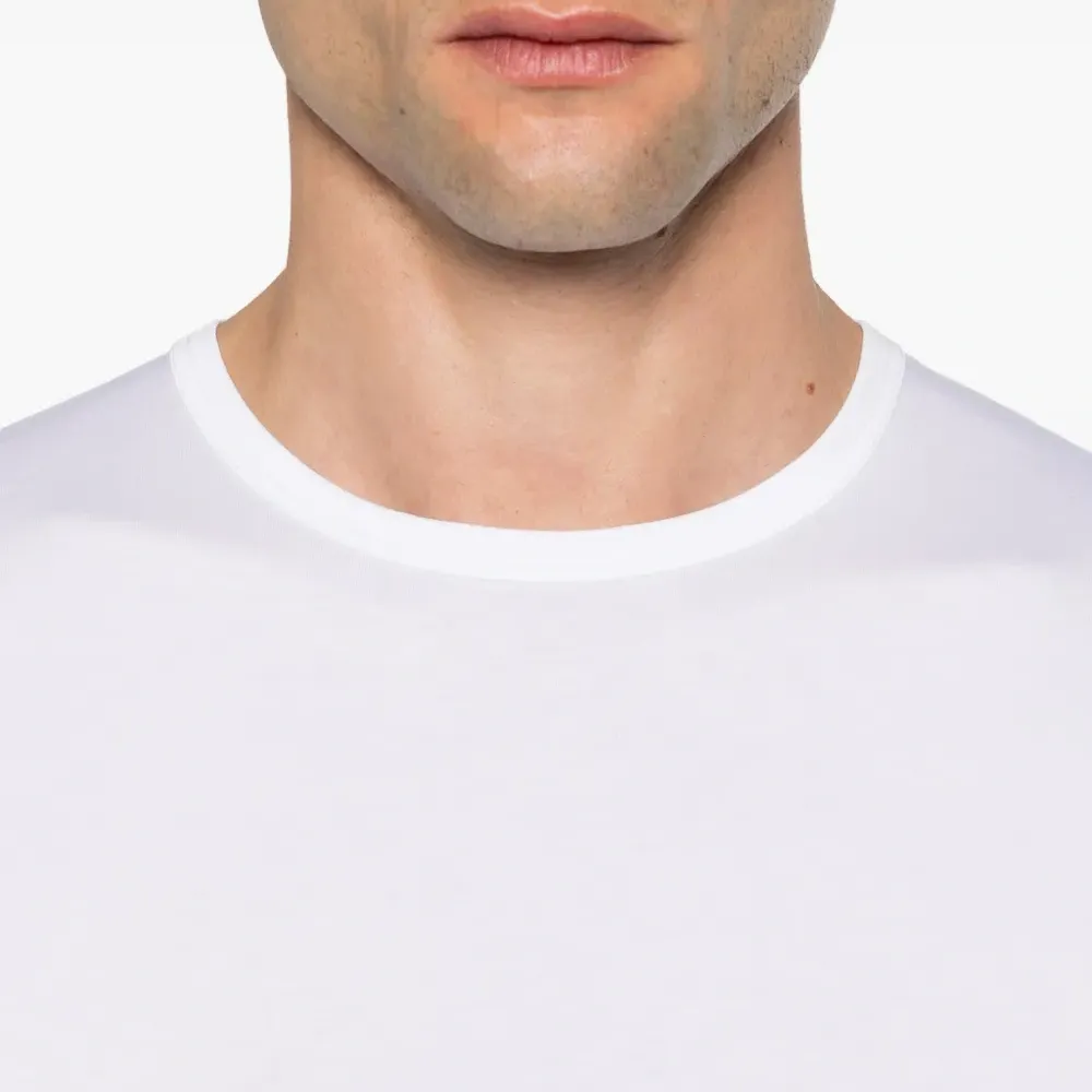 Футболка с круглым вырезом