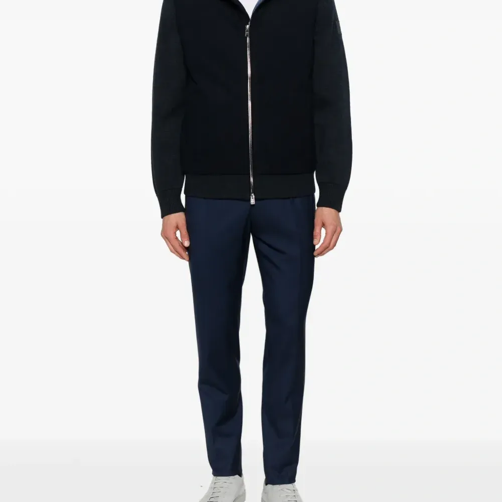 Футболка с круглым вырезом