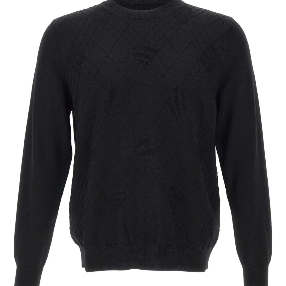 Свитер в ромб с круглым вырезом