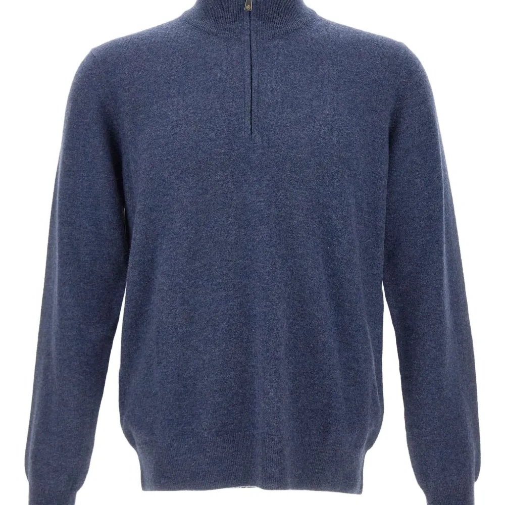 Свитер с воротником-стойкой