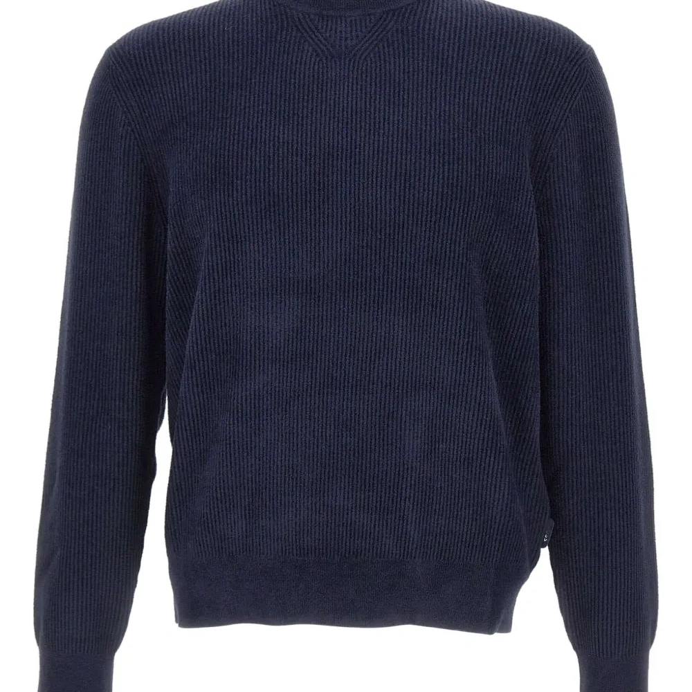 Свитер в рубчик с круглым вырезом