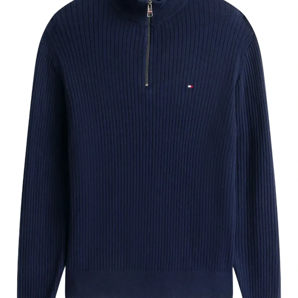 Трикотаж в рубчик с воротником на молнии