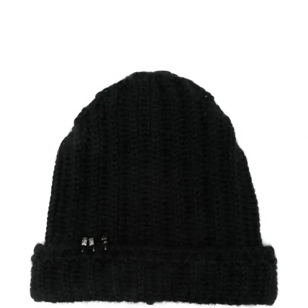 Декорированная шапка