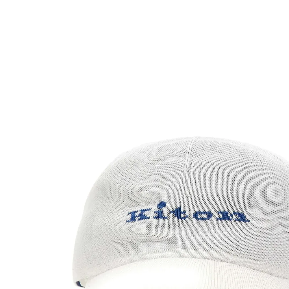 Бейсболка с вышивкой Бейсболка с вышивкой