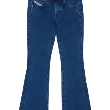 Расклешенные джинсы