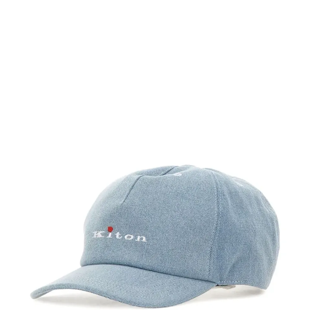 Бейсболка с вышивкой Бейсболка с вышивкой