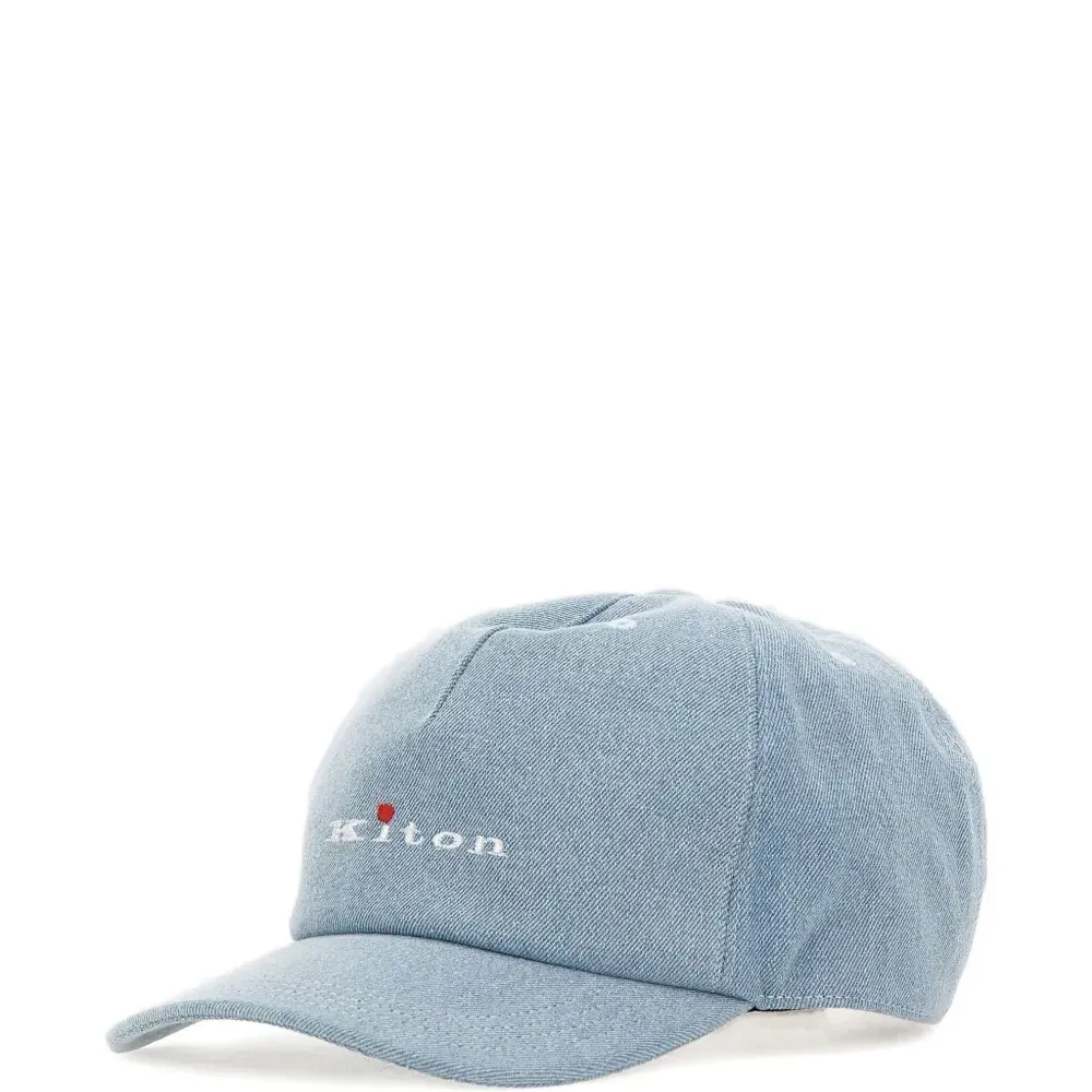 Бейсболка с вышивкой Бейсболка с вышивкой