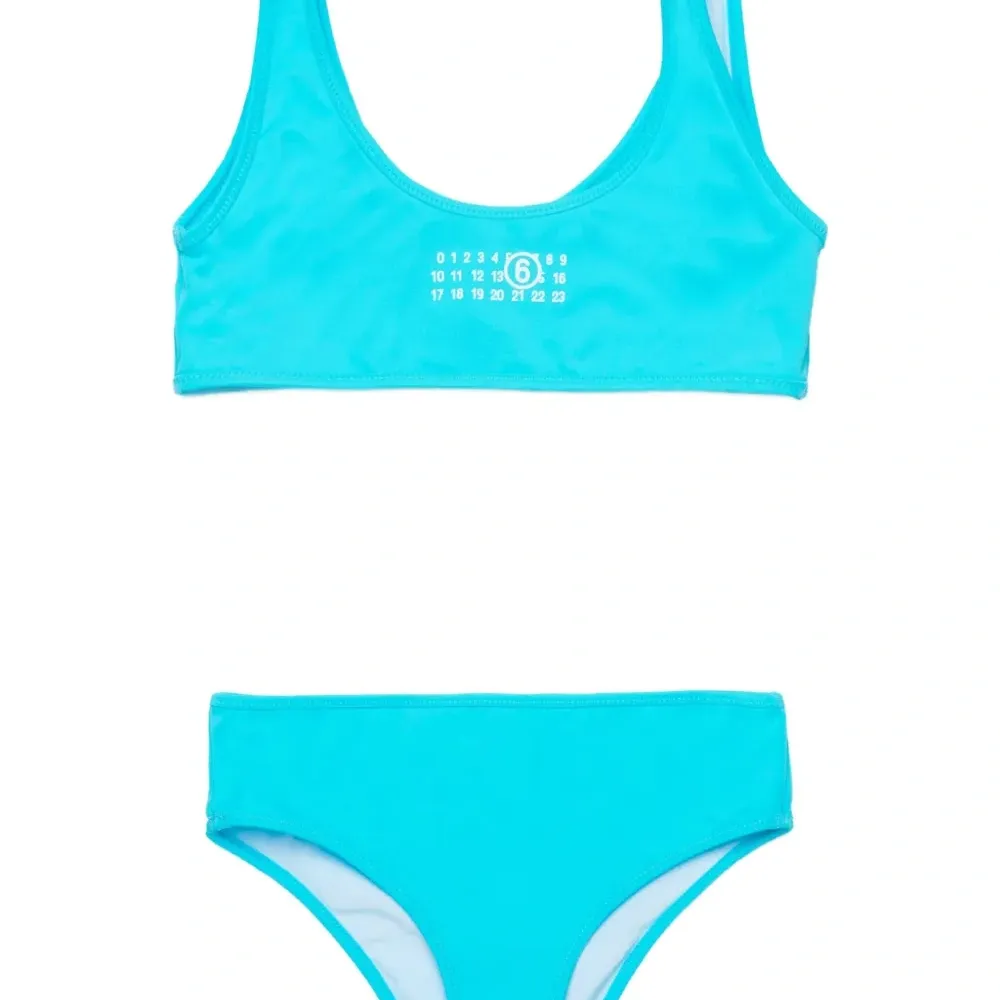 Бикини с логотипом