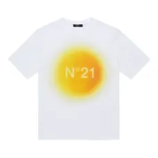 Футболка с графичным принтом