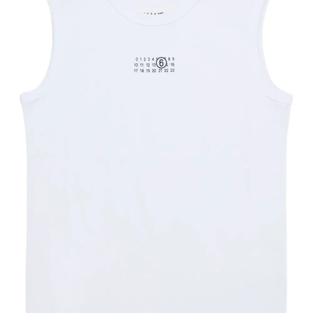 Футболка без рукавов