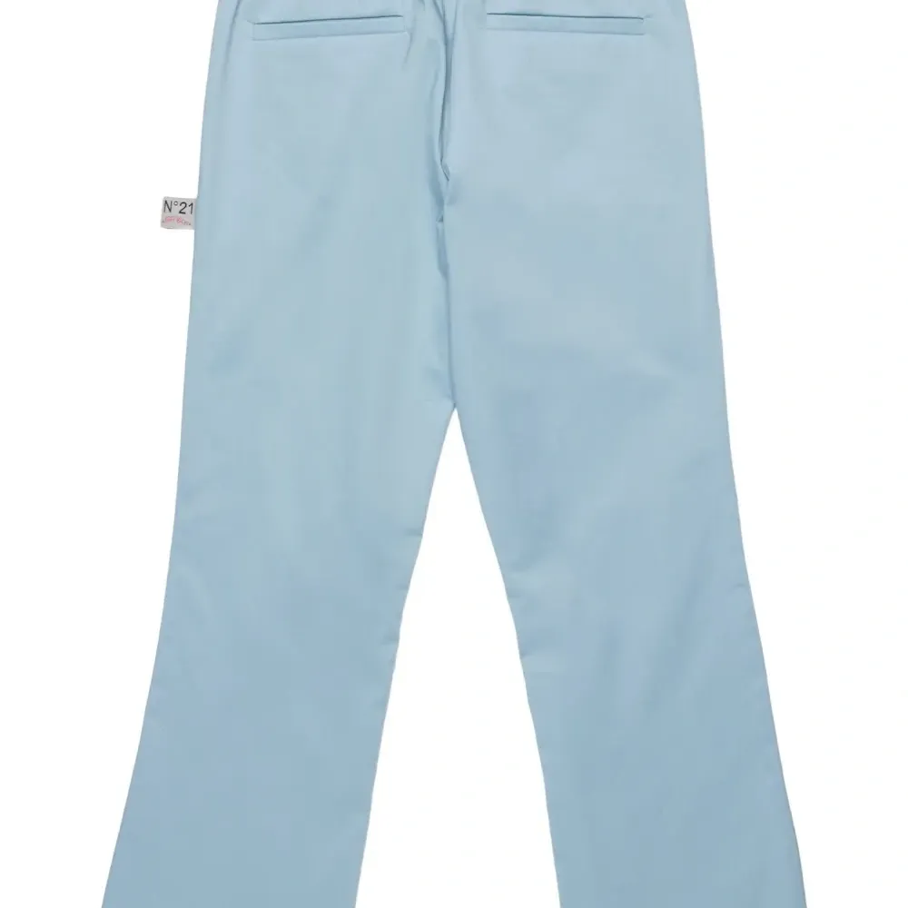 Брюки на пуговицах