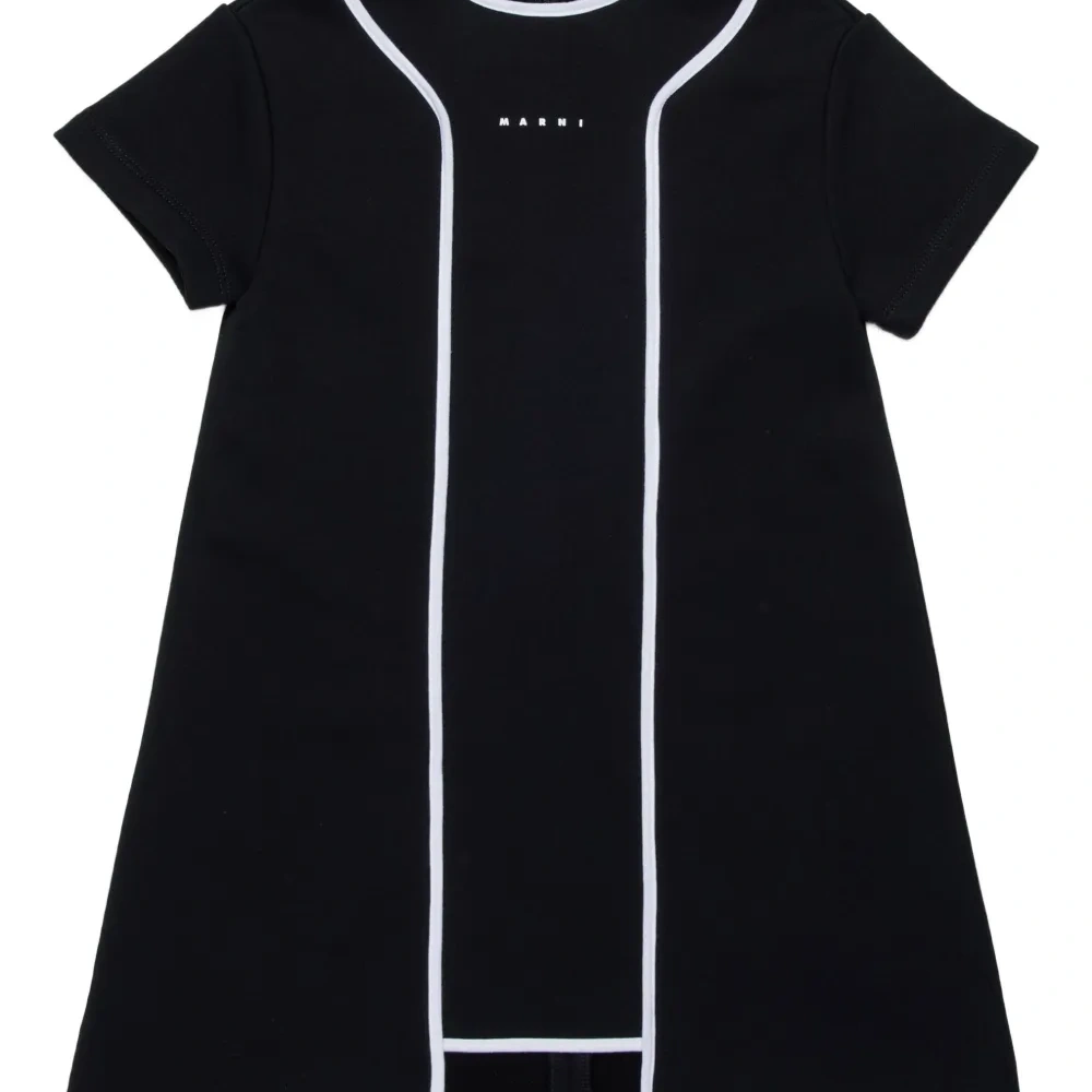 Платье с короткими рукавами