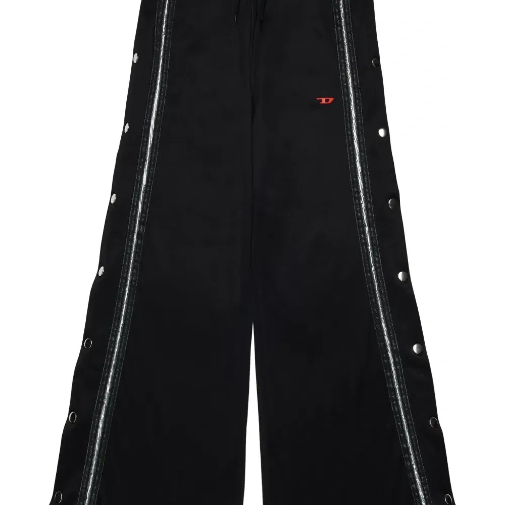 Брюки с пуговицами