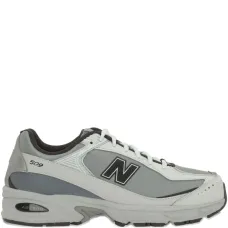 Кроссовки со вставками