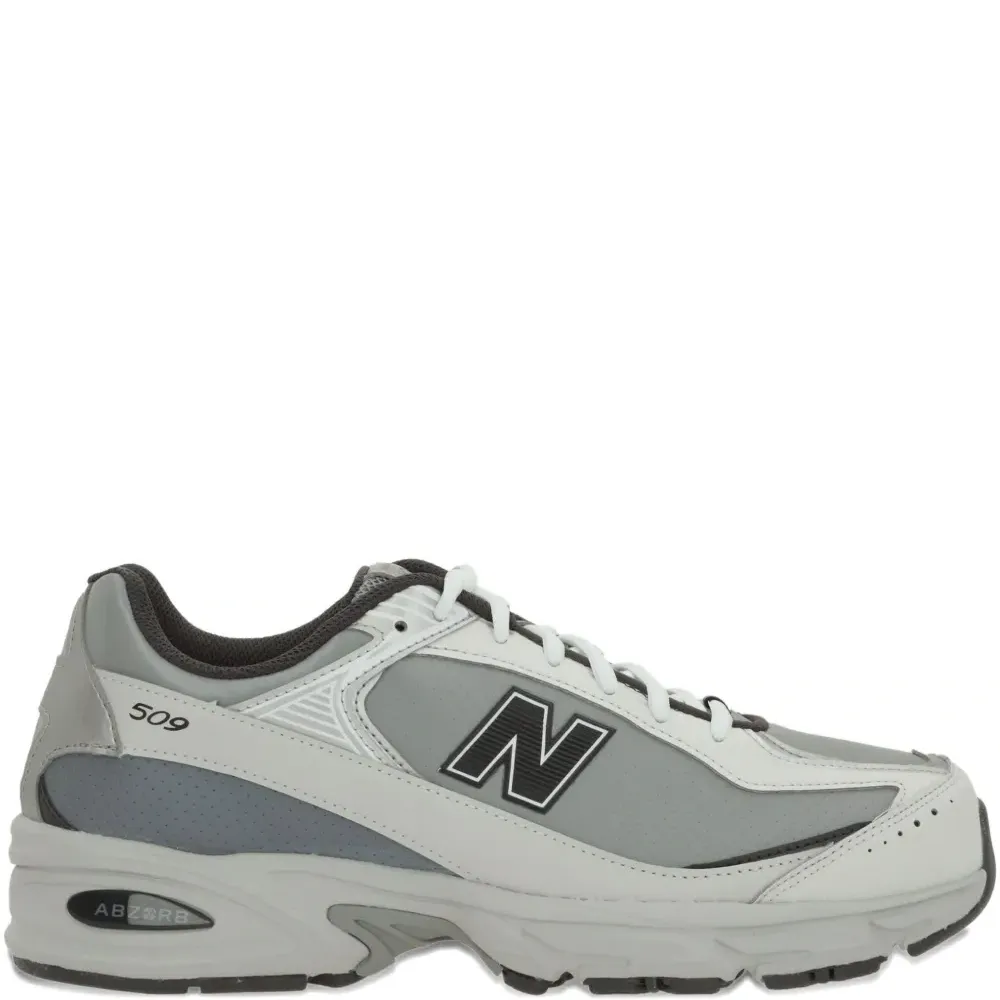 Кроссовки со вставками