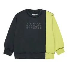 Свитер с круглым вырезом