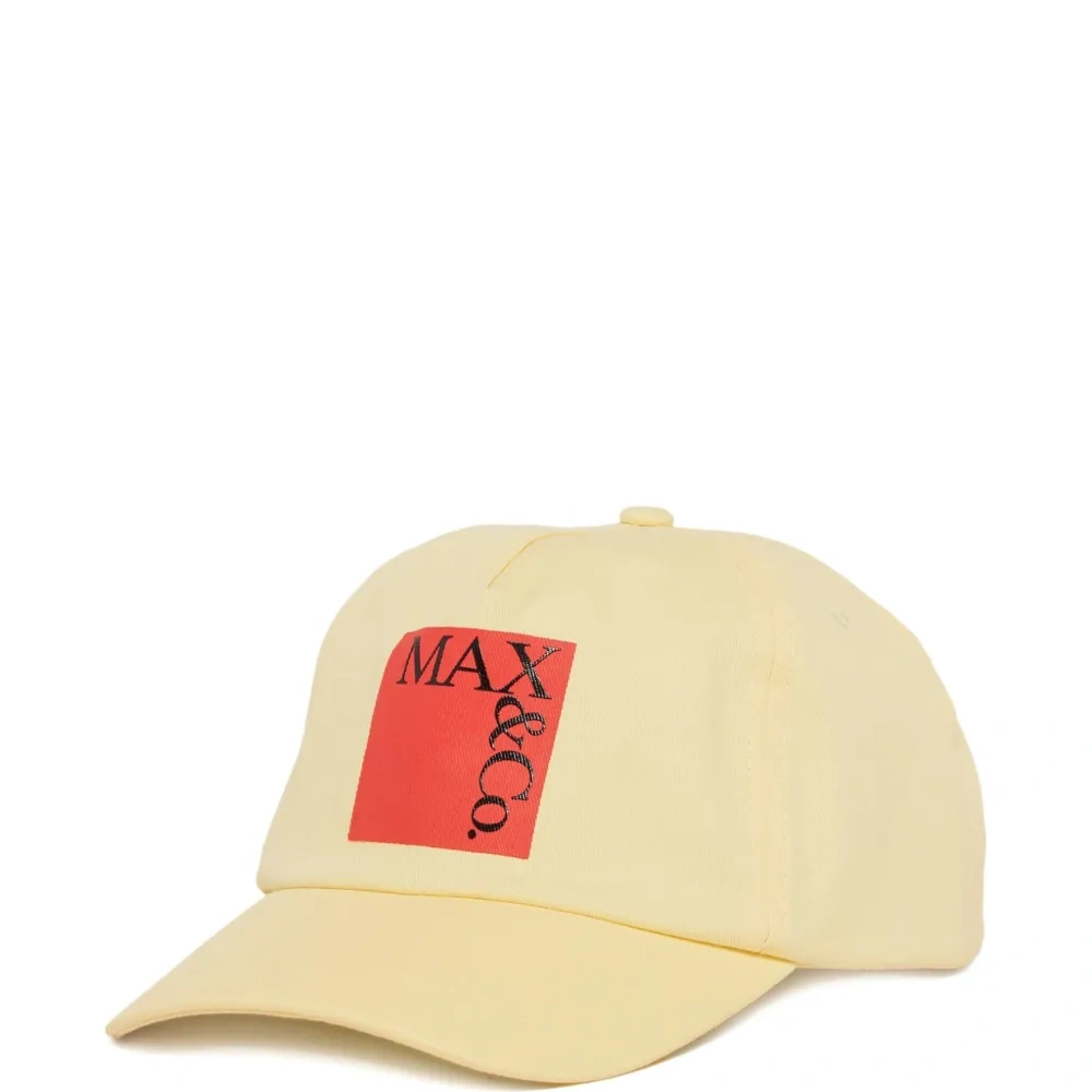 Кепка с логотипом