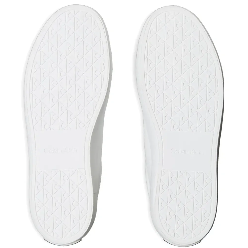 Кроссовки со вставками