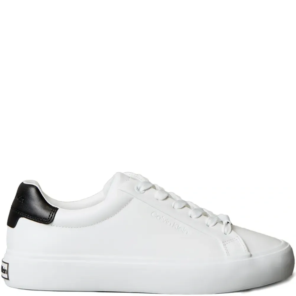 Кроссовки со вставками