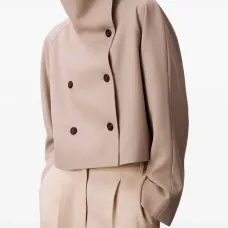 Короткое пальто с высоким воротником Короткое пальто с высоким воротником