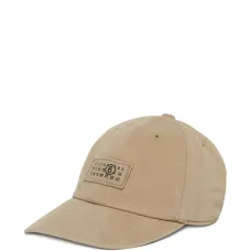 Бейсболка с нашивкой-логотипом