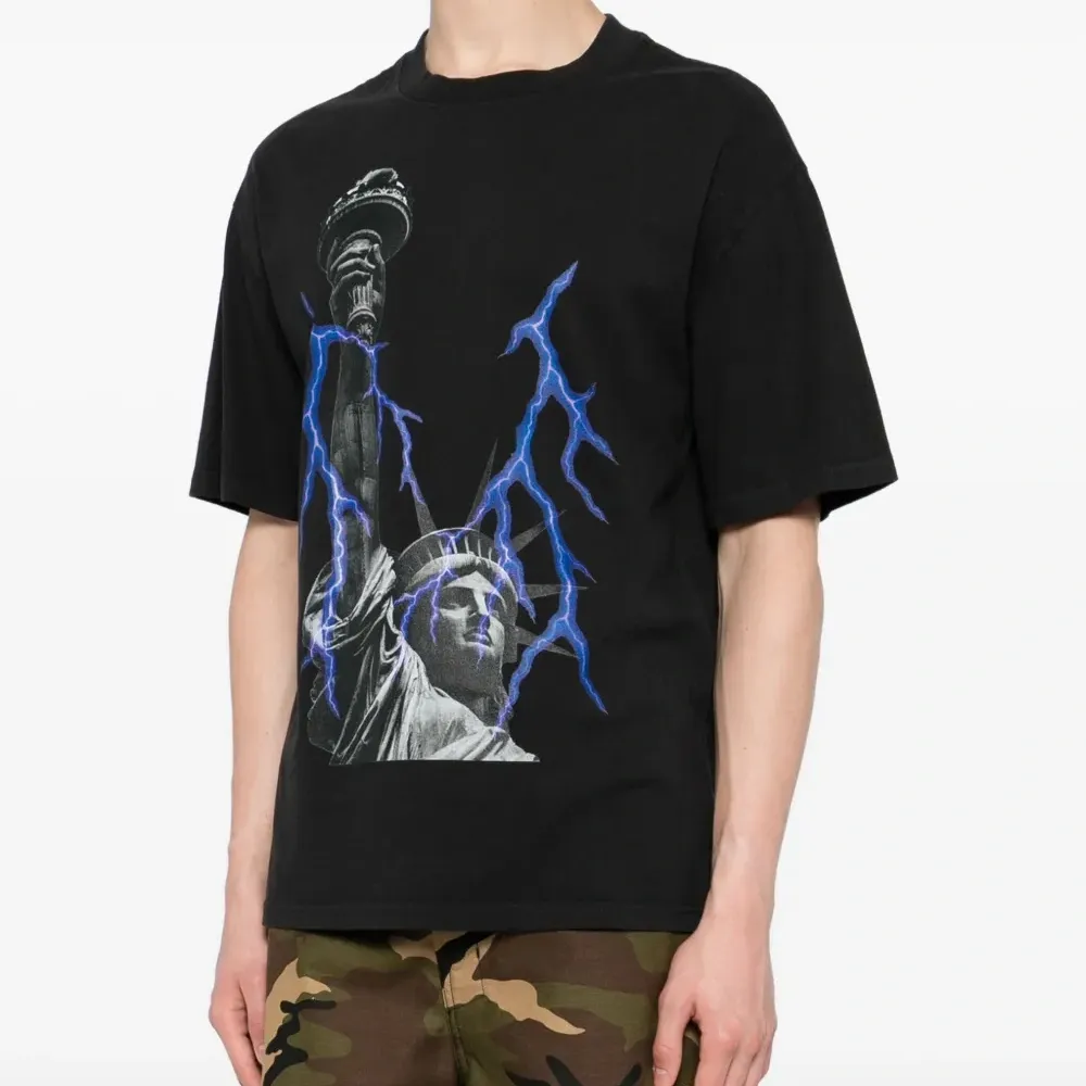 Футболка с графичным принтом