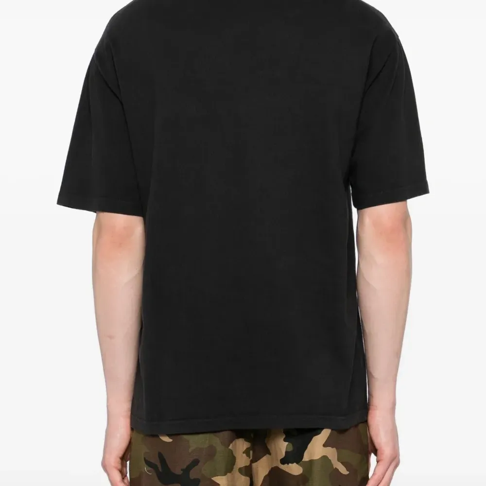 Футболка с графичным принтом