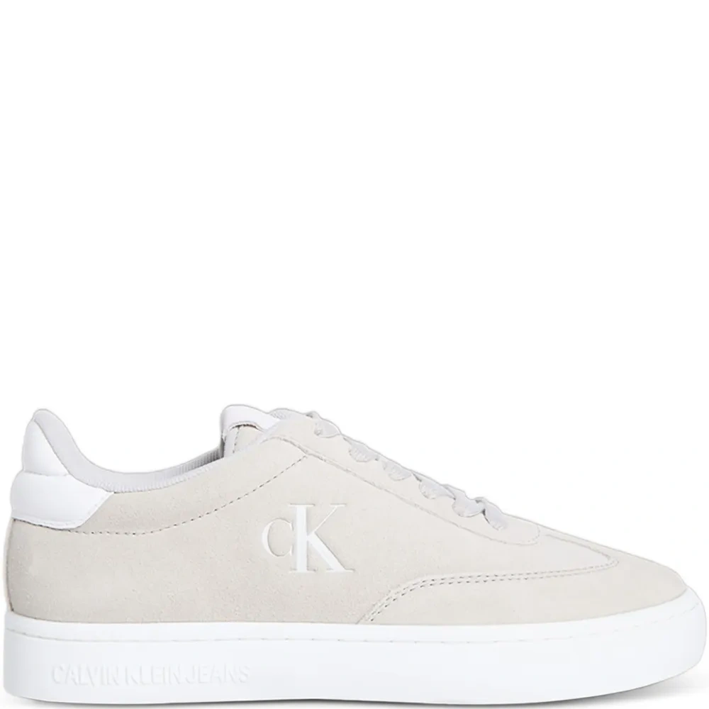 Кроссовки с логотипом