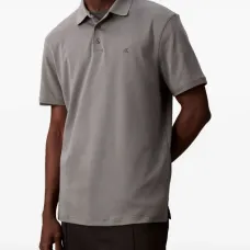 Поло с логотипом и пуговицами