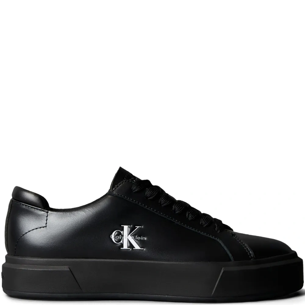 Кроссовки с кожаным логотипом