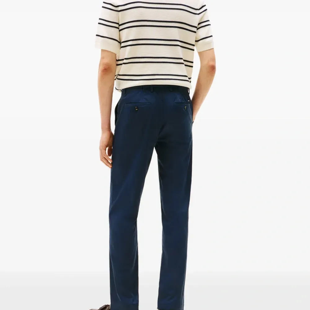 Брюки с вышитым логотипом