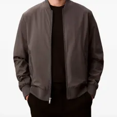 Куртка на молнии