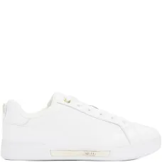 Кроссовки на шнуровке