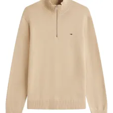 Свитер с высоким воротником