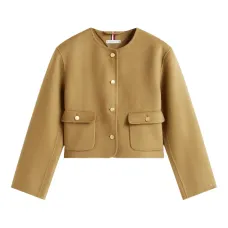 Жакет на пуговицах с клапанами на карманах