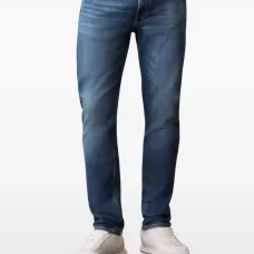 Джинсы с контрастной строчкой