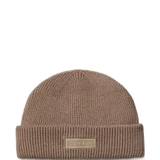 Шапка бини в рубчик с нашивкой-логотипом