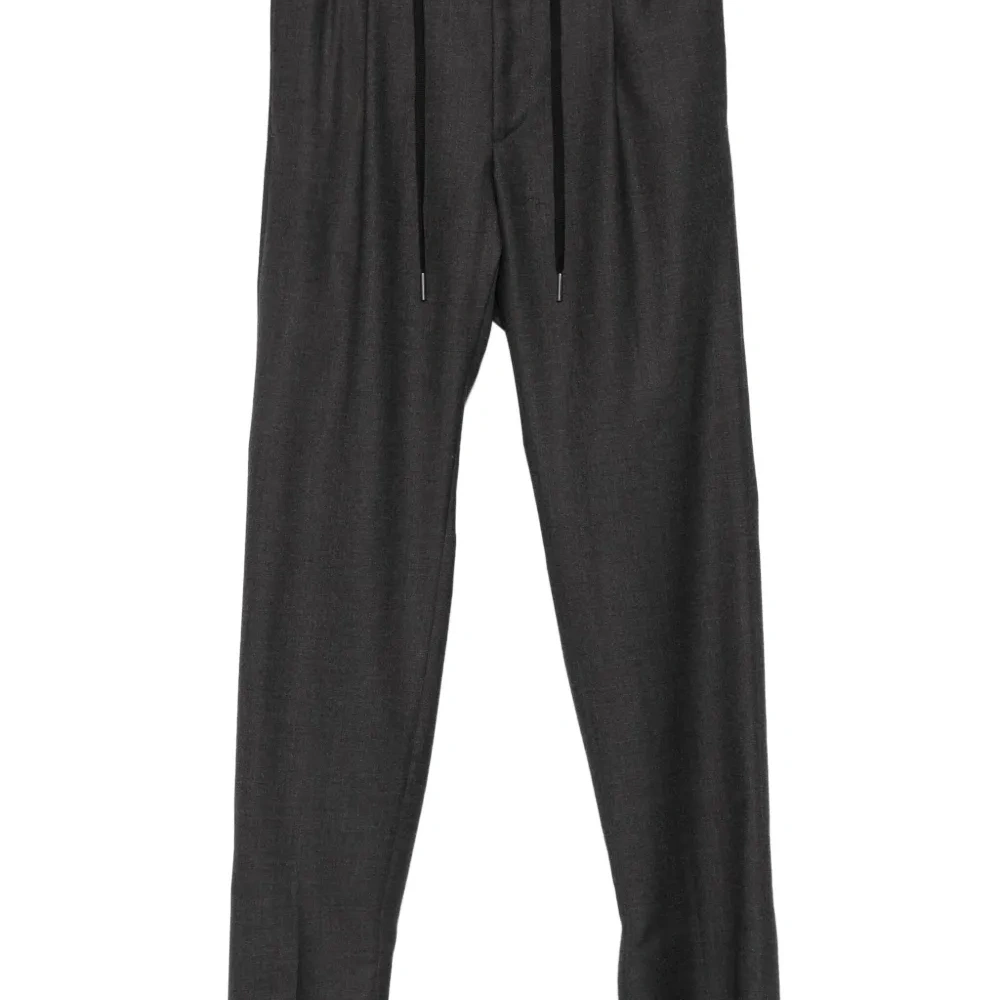 Брюки с кулиской и складками