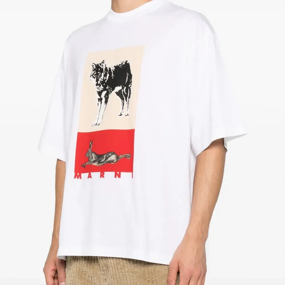 Футболка с графичным принтом Футболка с графичным принтом